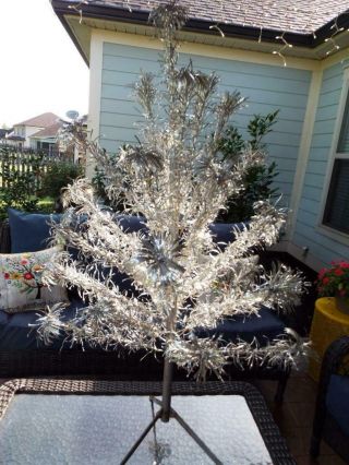 Vintage Mcm 4 1/2 Ft Aluminum Christmas Tree 31 Branches Complete W Stand No Box