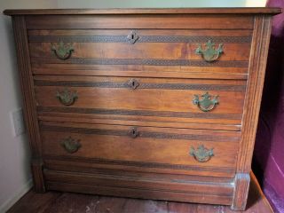 Antique Chest Of Drawers / Dresser Inlay Chippendale Style Pulls
