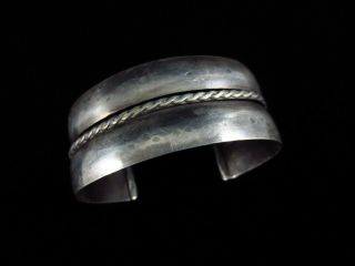 Vintage Navajo Bracelet - Coin Silver Wide Cuff 60 G = 2.  1 Oz