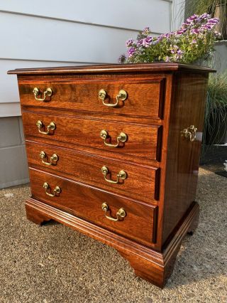 Vintage Cresent 4 Drawer Mahogany Traditional Style Bachelors Chest/nightstand