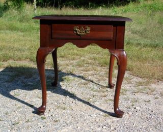 Vintage Ethan Allen Georgian Court Queen Anne Style Cherry End Table Nightstand