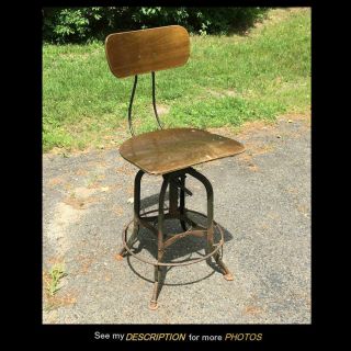 Vintage Uhl Toledo Steel Industrial Drafting Machinist Chair / Stool Machine Age