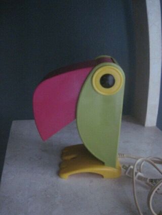 Mid Century Vtg Dayton Hudson Plastic Popup Art Toucan Bird Parrot Light Up Lamp