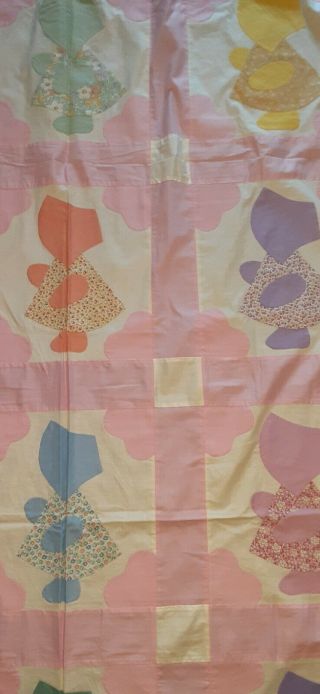 Vintage Quilt Top Applique Hand Pieced Feedsack Sunbonnet Sue Light Pink 1950s