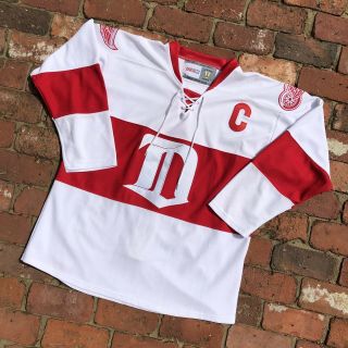 Authentic Vintage Ccm Detroit Red Wings Lidstrom Throwback Hockey Jersey
