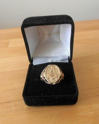 Gents Vintage 9ct Gold Masonic Ring