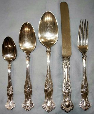 29 Pc Set Is 1847 Rogers Bros Vintage Grape Silverplate Flatware Service For 6