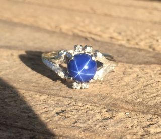 Vintage Beauty 10k Wg Blue Star Sapphire Diamonds 2.  6 Gr.  Sz 6.  5