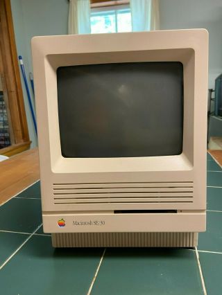 Vintage Apple Macintosh Se/30 M5119 As - Is,  Good Floppy No Hd