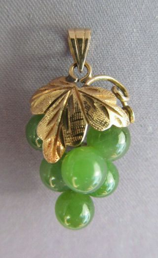 3d Vintage 14k Yellow Gold Green Jade Ball Bead Cluster Leaf Grape Pendant 3.  6g