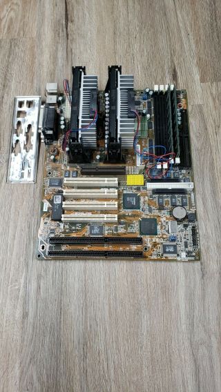 Asus P2b - Ds Vintage Motherboard With 512mb Ram And 2x 600mhz Piii Cpus