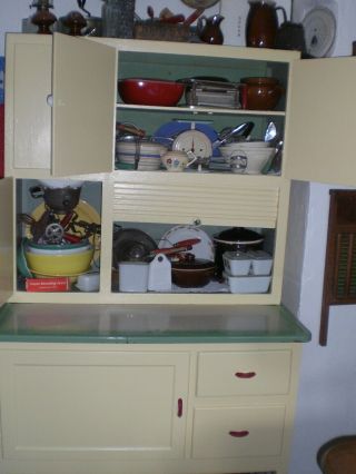 Antique Hoosier - Hoosier Cupboard Cabinet W/original Flour Sifter