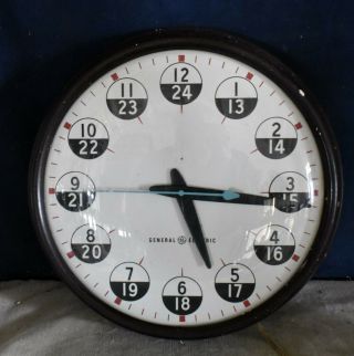 Vintage Ge General Electric 12/24 Hour Bakelite Wall Clock 18 " Military -