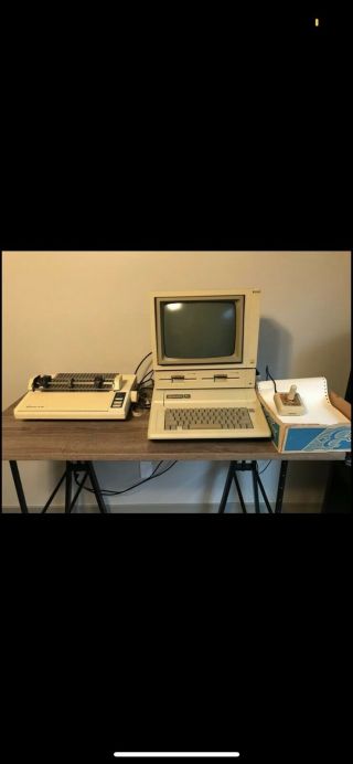 Vintage Vtg Apple Iie Computer W Monitor,  Disk Drive,  Printer,  Joystick And Cd’s