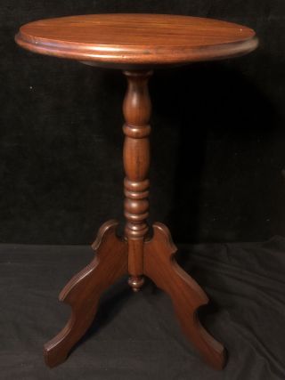 Vintage Round Wood Table Side Accent End Table Plant Stand 28 " Turned Wood