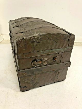 Vintage STEAMER TRUNK storage chest camelback humpback brown antique old toy box 3