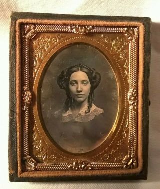 Stunningly Gorgeous 1850 ' s Lady Vignette Daguerreotype 1/9th Plate - Half Case 3