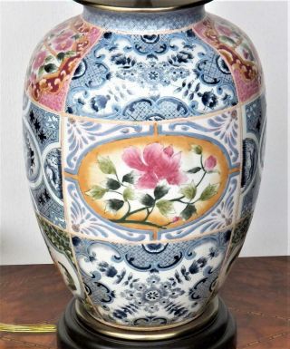 Oriental Accent Brand Porcelain Hand Painted Famille Rose Style Table Lamp
