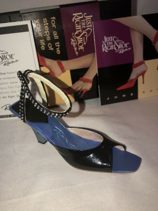Estate Nib Raine Just The Right Shoe Figurine 2002 “ Stepping Out “ Sandal