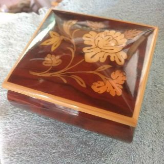 Reuge Music Box Swiss Movement Made In Italy Flower Inlay Design