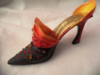 Just The Right Shoe “passion’s Flame” 25152 2001 W/box And