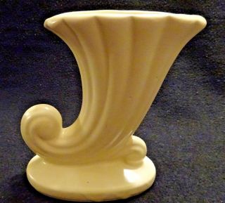 Vintage Horn of Plenty Cornucopia Pottery Vase Warm White USA American Pottery 2