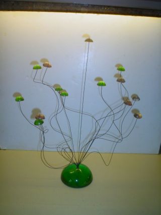 Mid Century Modern Kinetic Atomic Wire Mushroom Lucite Sculpture -