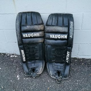 Vintage Vaughn Legacy Black Vpg3000 32” Goalie Pads