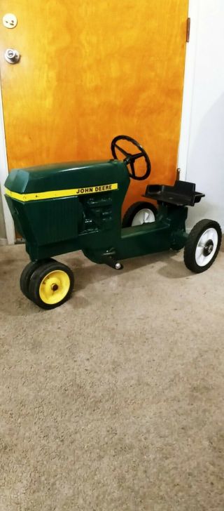 Vintage John Deere Pedal Toy Tractor Ertl Model 520