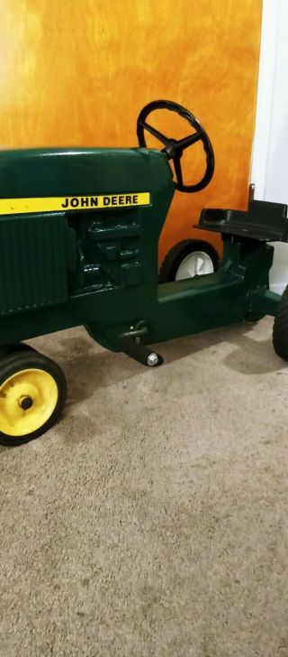 Vintage john deere pedal toy tractor Ertl Model 520 2