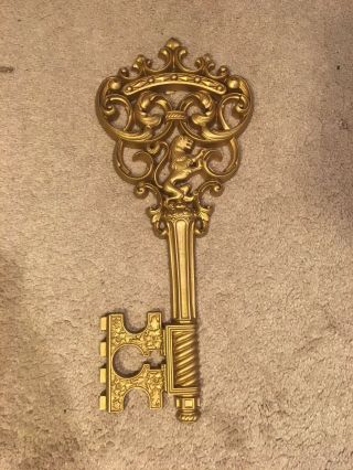 Vintage Dart 3661 - B Antiqued Key 17 3/4 " Hangs Vertical Or Horizontal Lion Aa83