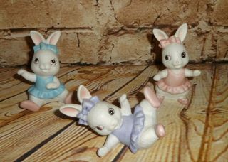 Homco Set Of 3 White Little Girl Bunny Rabbits Playing Ballerina 1418 Retired
