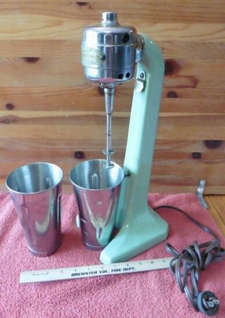 Vintage Hamilton Beach Milkshake Drink Mixer Diner Model 25 Jadeite Green 2 Cups