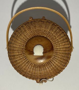 Vintage SMALL NANTUCKET BASKET PURSE with CARVED SHELL 6” X 7” 3