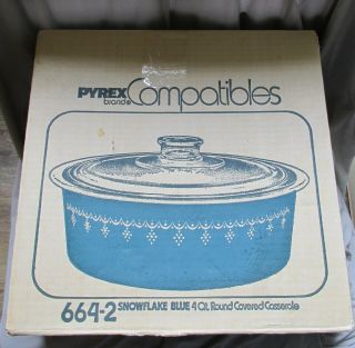 Vintage Pyrex Big Bertha 664 - 2 Snowflake Blue 4qt Round Covered Casserole & Box