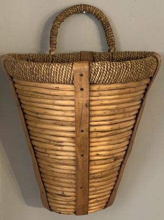 Vintage Brown Wicker Wall Pocket Basket W/ Handle To Hang Boho Chic Farmhouse