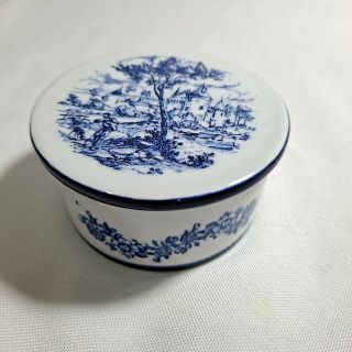 Porcelain Trinket Jewelry Box & Lid Otco Made In Italy 1.  5 " X3 " Blue White Castle