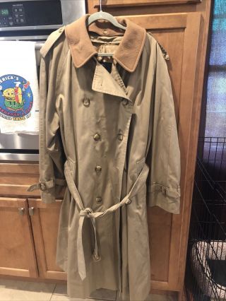 Vintage Burberry Men’s Double - Breasted Classic Trench Coat.  Size 46 R Complete