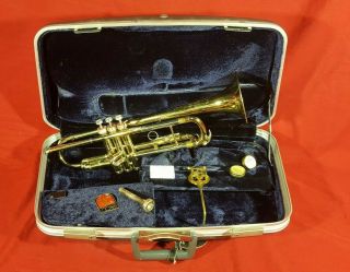Vintage 1968 Conn Director Shooting Star Trumpet W/case