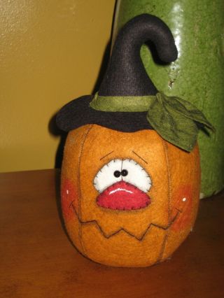 Primitive Hc Halloween Pumpkin Witch Doll Ornie Shelf Sitter