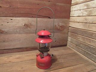 Vintage 9/57 Red Coleman Single Mantle Gas Lantern Model 200a W/ Coleman Globe