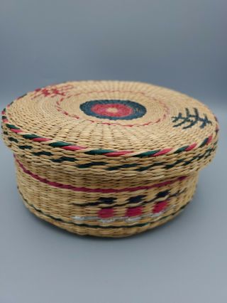 Vintage Tightly Hand Woven Round Grass Basket With Lid
