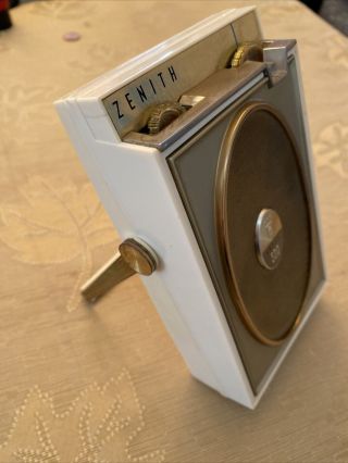 Vintage Zenith Transistor Radio Model Royal 500