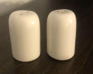 ❤️ Vintage Salt And Pepper Shakers Small Mini White Kitchen Spices Cooking Meals