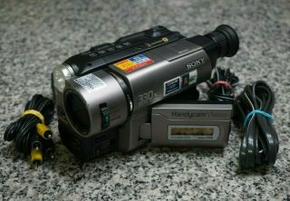 Vtg Sony Ccd - Trv43 Handycam Video Hi8 8mm Camcorder Ntsc 18x For Video Transfer
