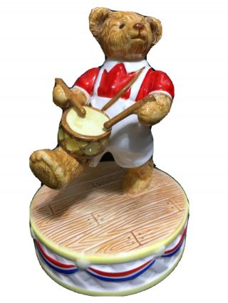 Bialosky & Friends Hummelwerk Yankee Doodle Drummer Musical Bear Figurine 1984