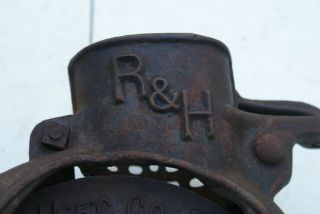 Antique R&H by The Heath F.  D.  Y & Mfg.  Co Plymouth Hand Crank Corn Sheller 2