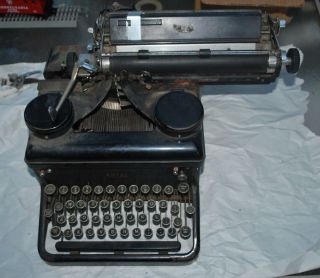 Antique/vintage Royal Typewriter ?model 10?
