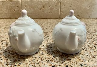 PRECIOUS MOMENTS Teapots Porcelain Salt and Pepper Shakers PMI 1993 EUC 3