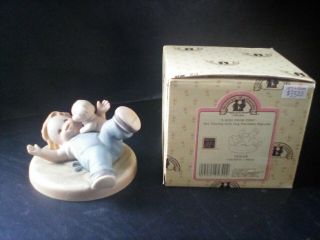 1991 Enesco Memories Of Yesterday A Kiss From Fido 523119 Figurine